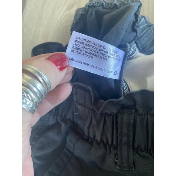 Universal Threads Grey Super High Rise Pants Size 8 Tapered Leg - Picture 8 of 8